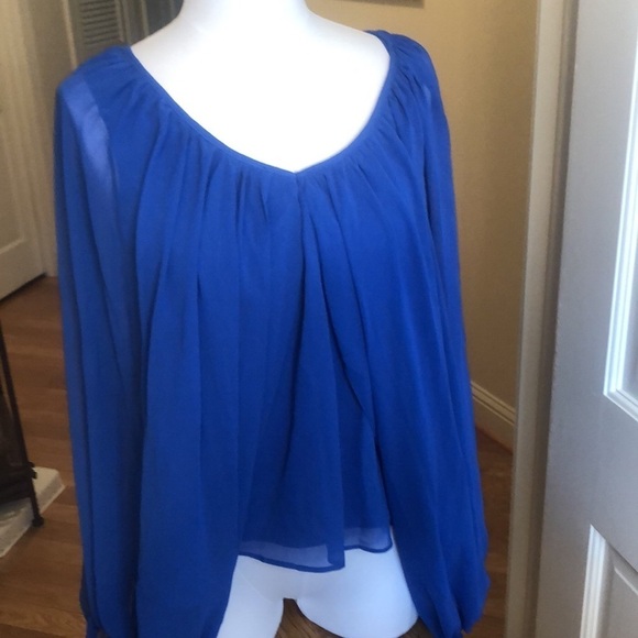 Vince Camuto Royal Blue Blouse Size Medium NWT - Picture 4 of 10